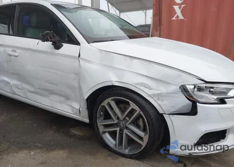 2018 Audi A3 2.0T Premium/2.0T Tech Premium z USA, uszkodzony, nr VIN WAUAUGFF8J1003735